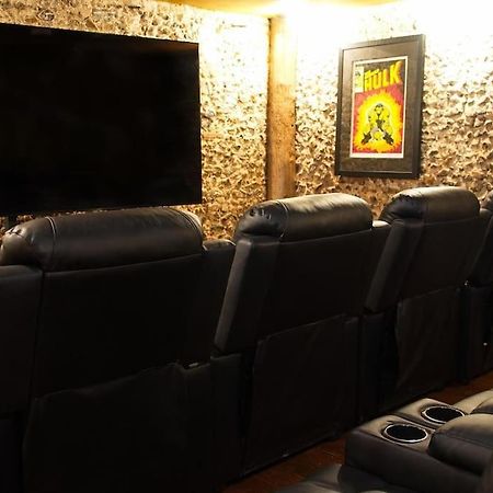 The Famous Harry Potter House, Hot Tub, Cinema Room, Sky Tv Saffron Walden Buitenkant foto