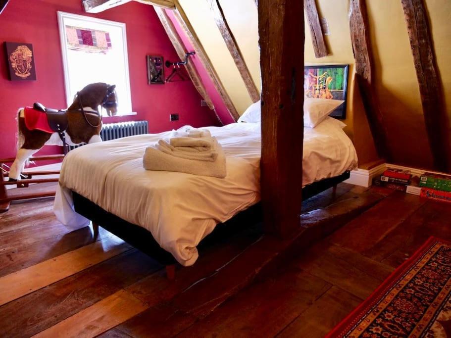 The Famous Harry Potter House, Hot Tub, Cinema Room, Sky Tv Saffron Walden Buitenkant foto